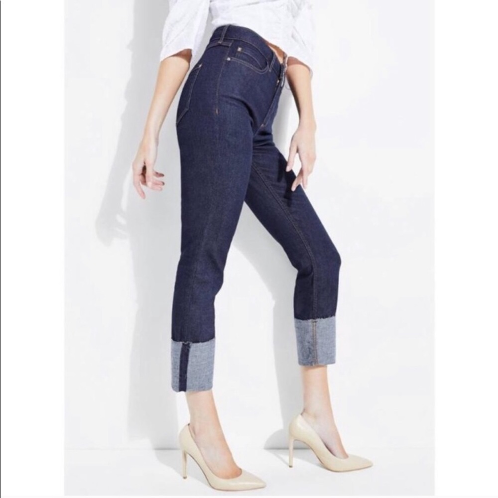 💰BOGO💰 Guess Rolled Up 1981 Skinny Jean